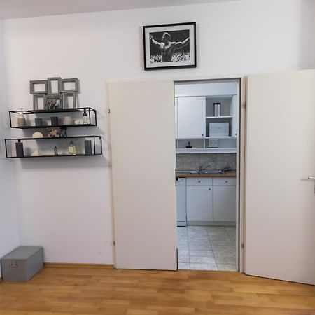 Palais Petrus Apartment Wina Bagian luar foto