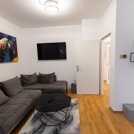 Palais Petrus Apartment Wina Bagian luar foto